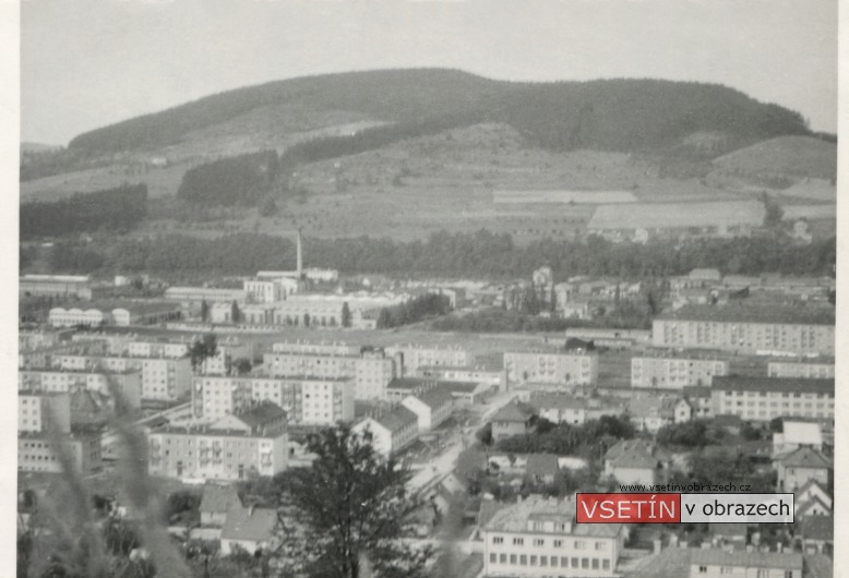 Pohled ze Žambošky na nové sídliště Rybníky (13. 10. 1963)